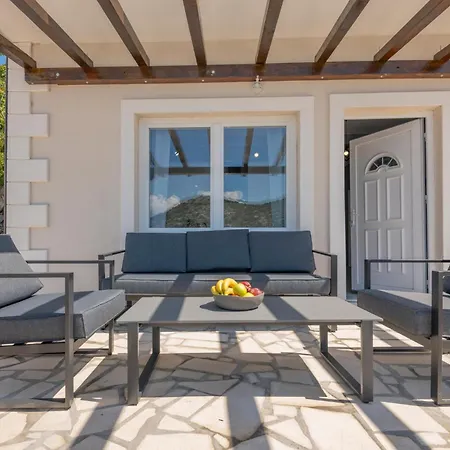 Apartment Stunning In With House Sea View